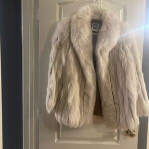 Saga Fox Fur Coat size M White